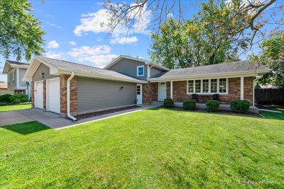 737 Bedford Drive, House other with 4 bedrooms, 2 bathrooms and 2 parking in Crystal Lake IL | Image 1