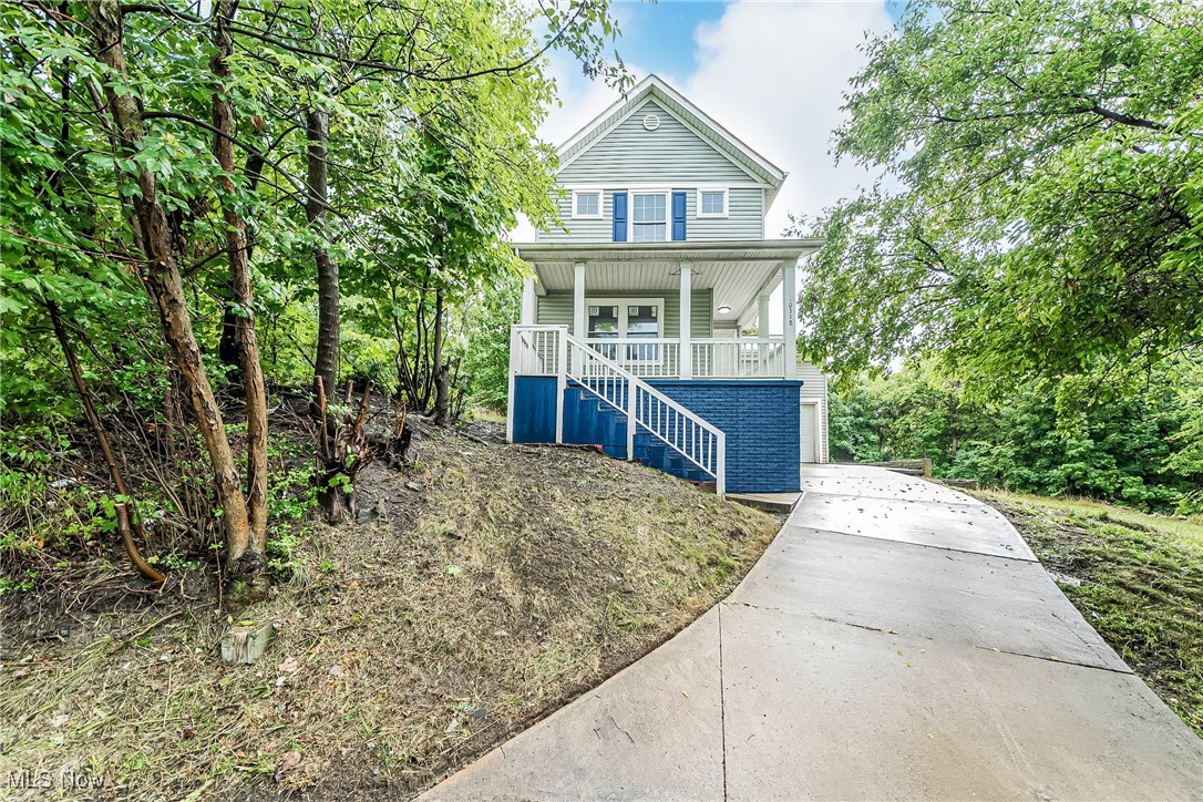 Grandview Ave, Cleveland, OH 44104