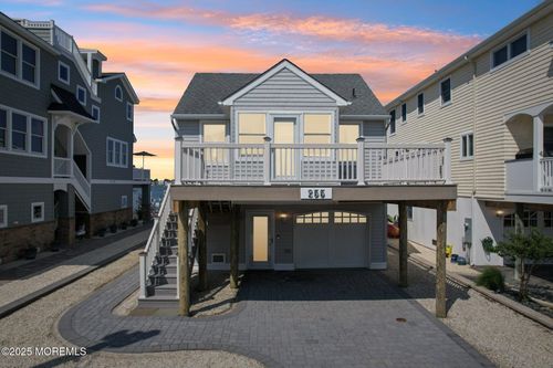 255 W 27th St, SHIP BOTTOM, NJ, 08008-4218 | Card Image