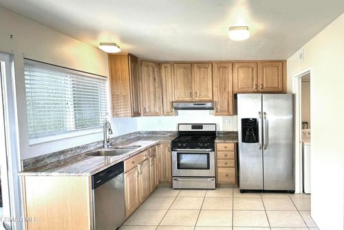 463 Serento Cir, Thousand Oaks, CA, 91360-1561 | Card Image