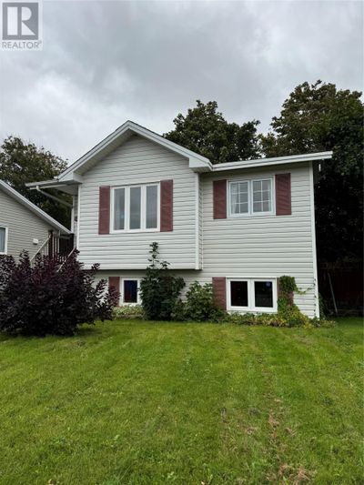 4 Royal Oak Dr, House other with 3 bedrooms, 2 bathrooms and null parking in Saint John's NL | Image 1