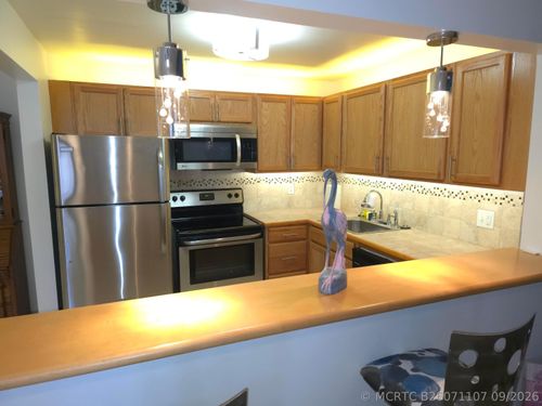 105 Oxford 100, West Palm Beach, FL, 33417-1411 | Card Image