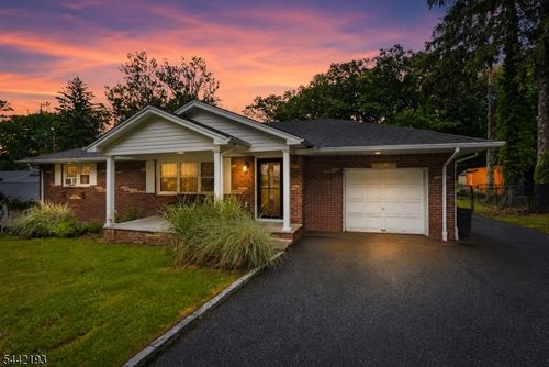 475 Rifle Camp Rd, Woodland Park, NJ, 07424-3206 | Card Image