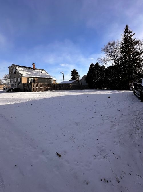 1615 Oak St, Hanover Park, IL, 60133-4854 | Card Image