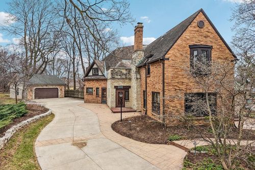 1618 Mountain Avenue, Wauwatosa, WI, 53213 | Card Image