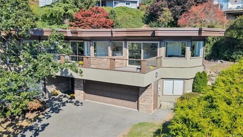 874 Kentwood Lane, Victoria, BC, V8Y3C6 | Card Image