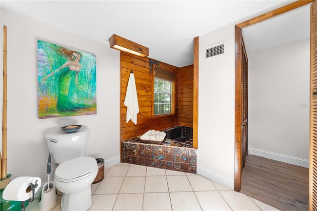 Main Home - Bathroom 3 with tub and shower | Image 28