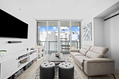 2210-244 Biscayne Blvd, Miami, FL, 33132 | Card Image