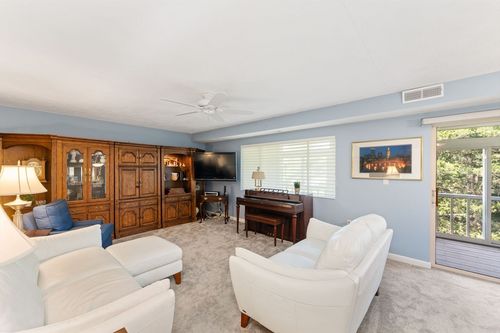 147-196 Old River Rd, Lincoln, RI, 02865-1119 | Card Image