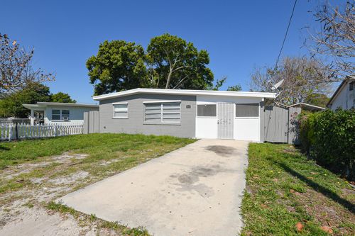 1814 Miami Ct, Fort Pierce, FL, 34950-6911 | Card Image