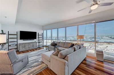 1208 - 4525 Dean Martin Drive, Home with 2 bedrooms, 1 bathrooms and 1 parking in Las Vegas NV | Image 2