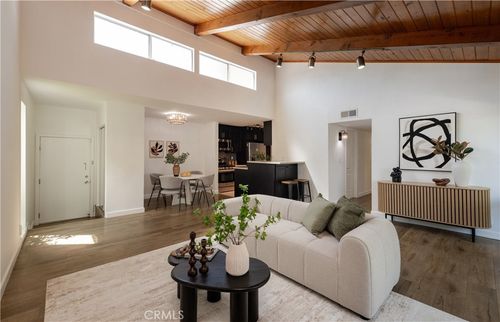 307-20134 Leadwell St, Winnetka, CA, 91306-4924 | Card Image