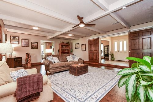 410 Cowhide Rd, Wallis, TX, 77485-1034 | Card Image