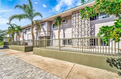 16-6735 Elmer, North Hollywood, CA, 91606 | Card Image