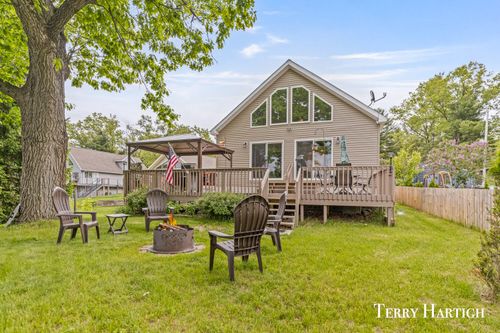 5927 Croton Hardy Dr, Newaygo, MI, 49337-8792 | Card Image