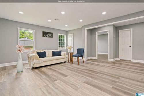 221 Short 24th Ave E, Tuscaloosa, AL, 35404-2439 | Card Image