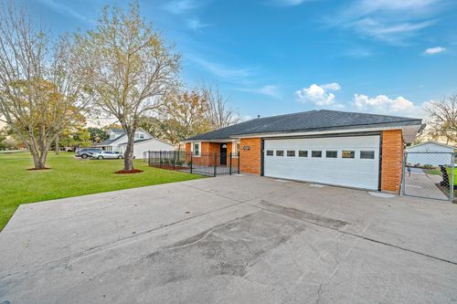 6004 Homestead Rd, Rosenberg, TX, 77471-5612 | Card Image