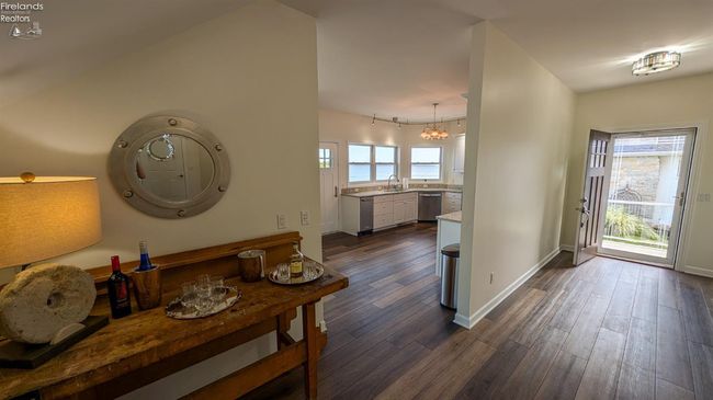 4376 E Cliff Rd, House other with 3 bedrooms, 3 bathrooms and 3 parking in Port Clinton OH | Image 15