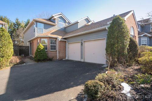 32 Inverness Ct, Monroe, NJ, 08831-2700 | Card Image