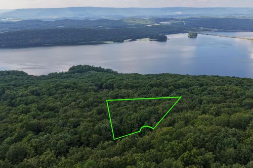 2 Bluff Road, South Pittsburg, TN, 37380 | Card Image