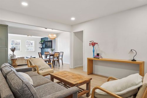 416 Simmons Dr, Hurst, TX, 76053-6533 | Card Image