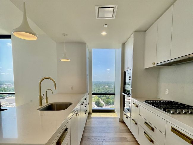 APT-2107 - 70 Rainey St, Condo with 2 bedrooms, 2 bathrooms and 1 parking in Austin TX | Image 5