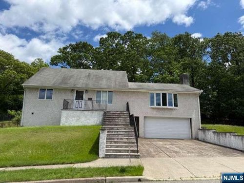 21 Kay Rd, Woodland Park, NJ, 07424-2932 | Card Image