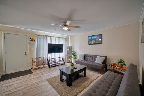 109-485 Waianuenue Ave, Hilo, HI, 96720-2526 | Card Image