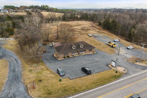 727 Lee Hwy, VERONA, VA, 24482-2864 | Card Image