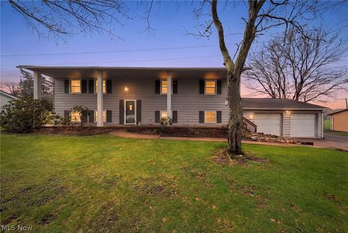 3770 Dotwood Street Nw, North Canton, OH, 44720 | Card Image