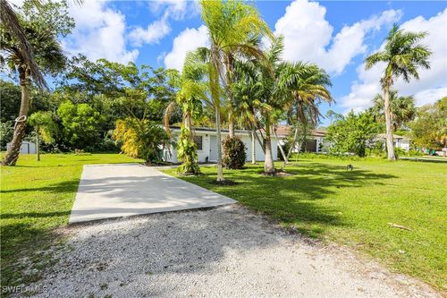 5761 Lancewood Way, Naples, FL, 34116-4917 | Card Image