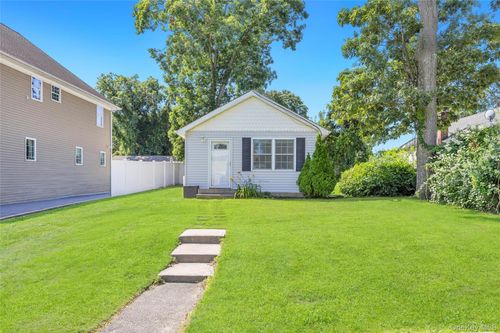 22 Maplewood Ave, Selden, NY, 11784-3014 | Card Image
