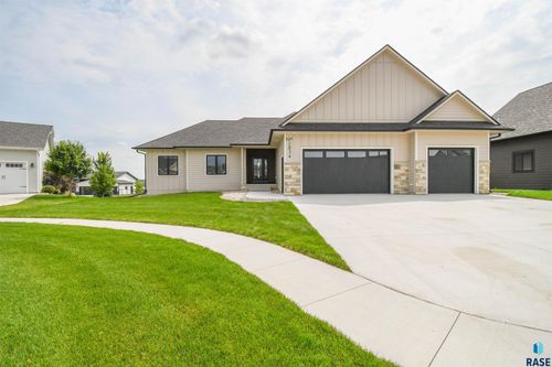 1834 Grand Arbor Cir, Brookings, SD, 57006-5616 | Card Image