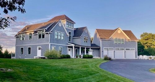 22 Crooked Ln, Manchester, MA, 01944-1004 | Card Image