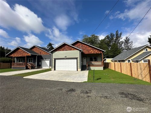 2013 Harding Rd, Aberdeen, WA, 98520-6452 | Card Image