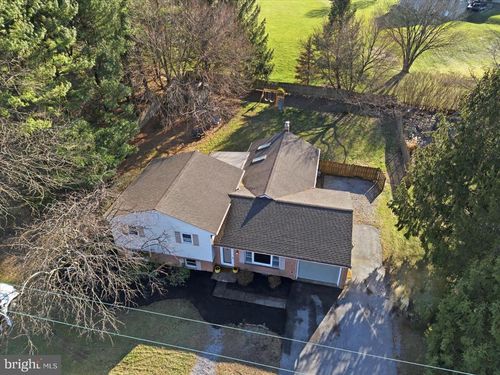 1424 E Newport Rd, LITITZ, PA, 17543-9130 | Card Image