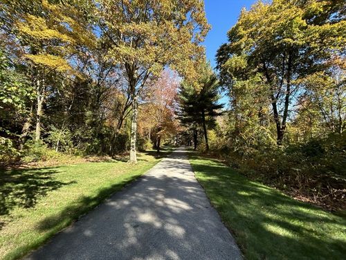 326 Green St, Northborough, MA, 01532-1016 | Card Image