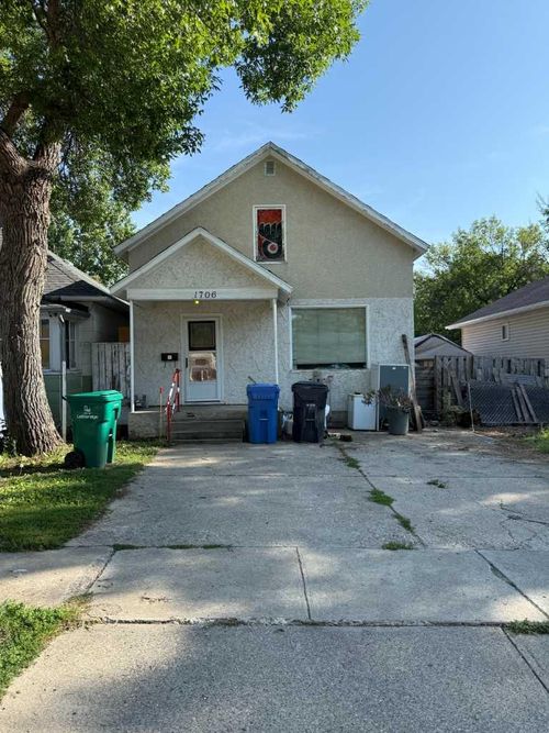 1706 7 Avenue N, Lethbridge, AB, T1H0Y5 | Card Image