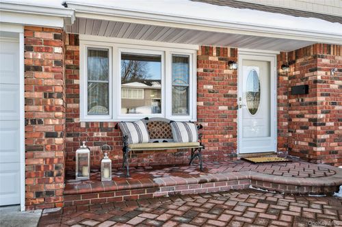 84 Ohio Ave, Massapequa, NY, 11758-4935 | Card Image