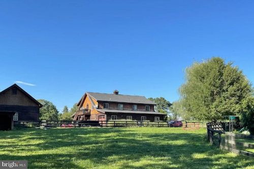 1-37793 Baker Mill Rd, Hillsboro, VA, 20132-2916 | Card Image