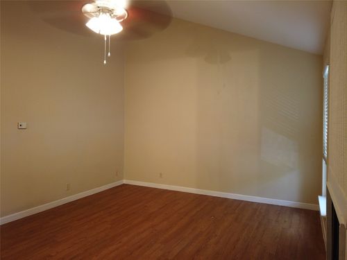apt-209-1000 W 26th St, Austin, TX, 78705-4333 | Card Image