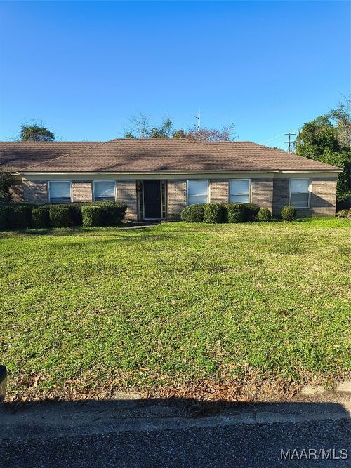 102 Pinehaardt Dr, Selma, AL, 36701-7261 | Card Image