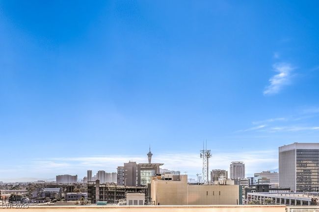 UNIT-810 - 150 Las Vegas Blvd N, Condo with 2 bedrooms, 2 bathrooms and null parking in Las Vegas NV | Image 27