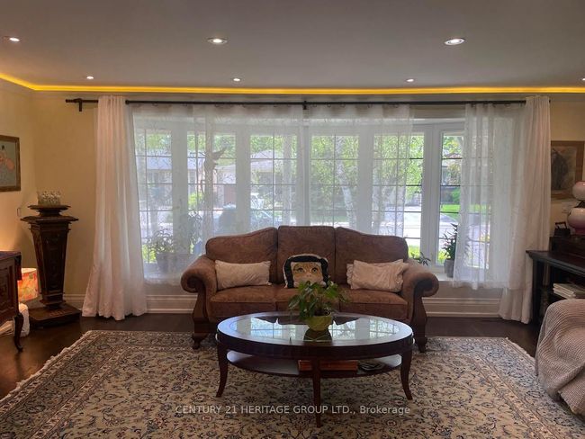 28 Foxwarren Dr, House other with 4 bedrooms, 3 bathrooms and 4 parking in North York ON | Image 4