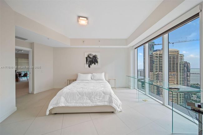 APT-2600 - 60 Sw 13 Th St, Condo with 3 bedrooms, 4 bathrooms and null parking in Miami FL | Image 8