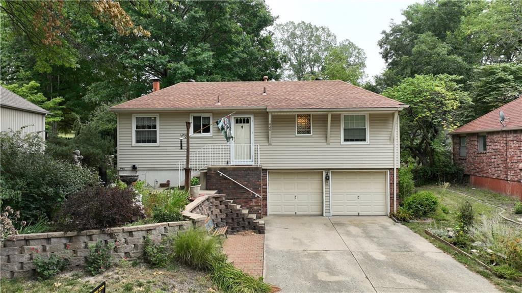 Oxford Ln, Blue Springs, MO 64015