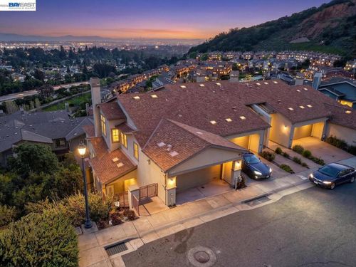 6523 Bayview Dr, Oakland, CA, 94605-3135 | Card Image