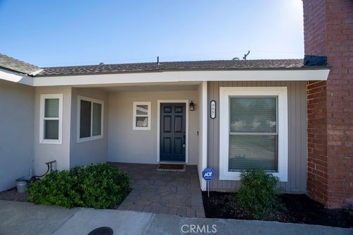 777 W Casmalia St, Rialto, CA, 92377-4522 | Card Image