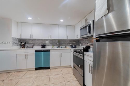 808-251 174th St, Sunny Isles Beach, FL, 33160-3365 | Card Image