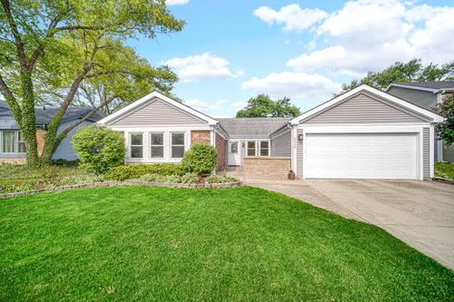2300 Appleby Dr, Wheaton, IL, 60189-8910 | Card Image